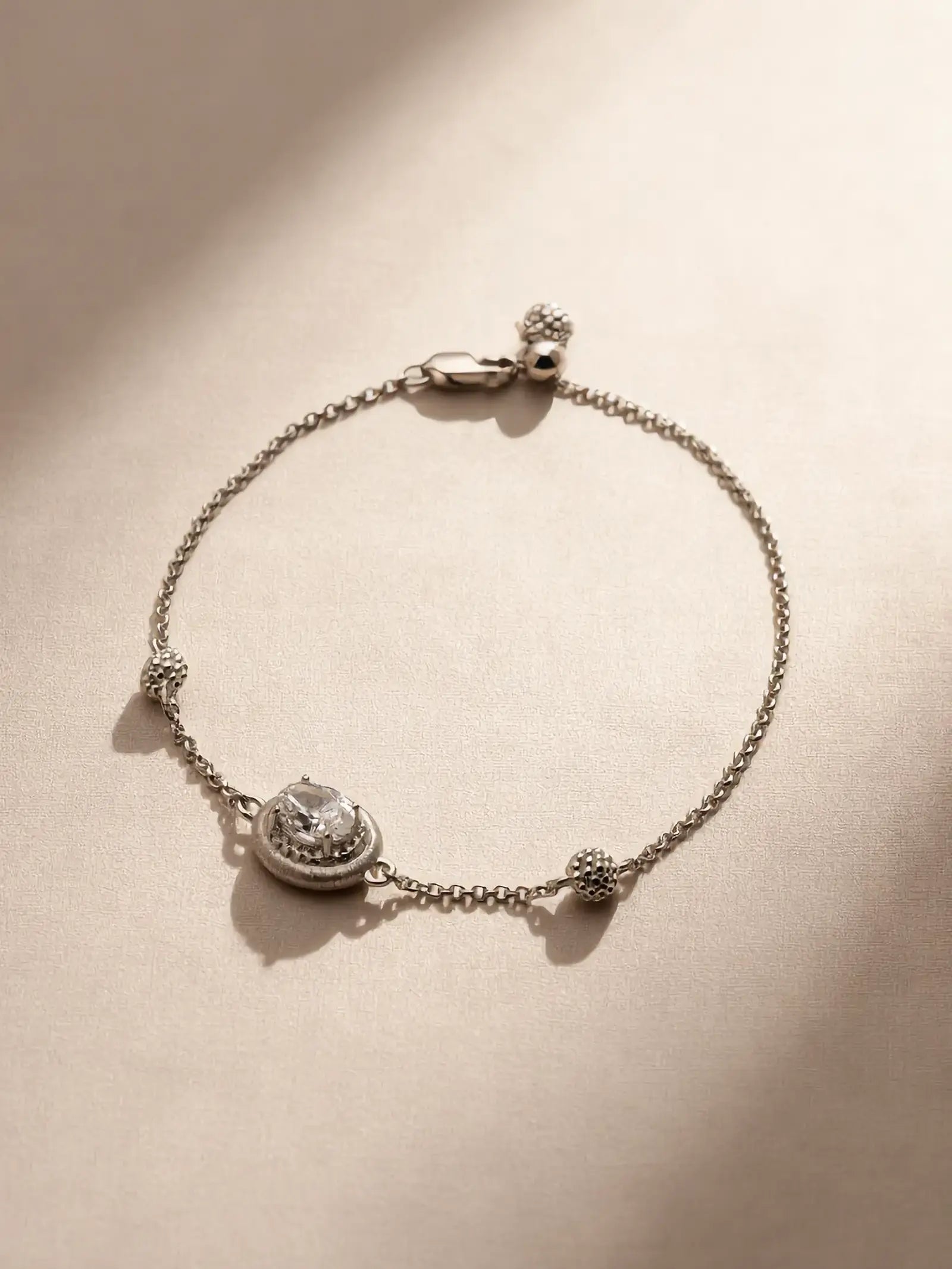S925 Silver Brushed Pigeon Egg Bracelet (Adjustable)